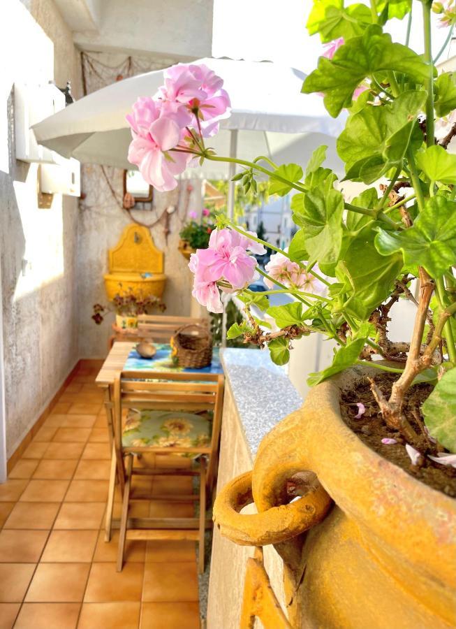 Casa Vacanza La Isla Bonita Isola delle Femmine Ngoại thất bức ảnh